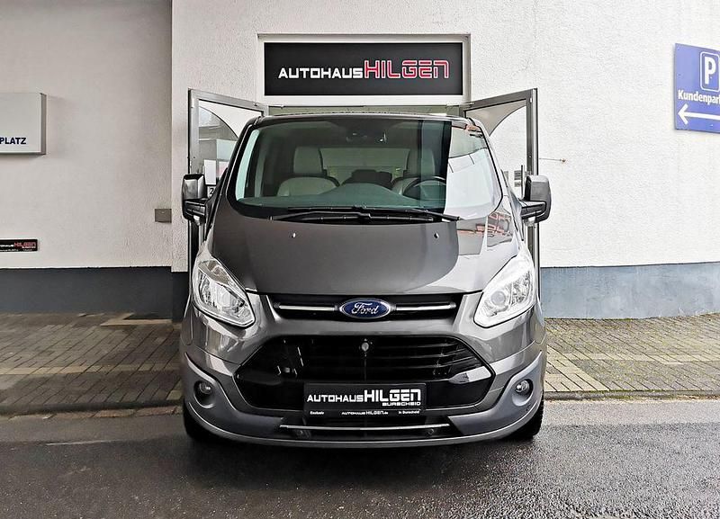 Gebraucht Ford Tourneo Titanium 170 PS (125 kW) 2017 Magneticgrau (metallic) Van / Kleinbus