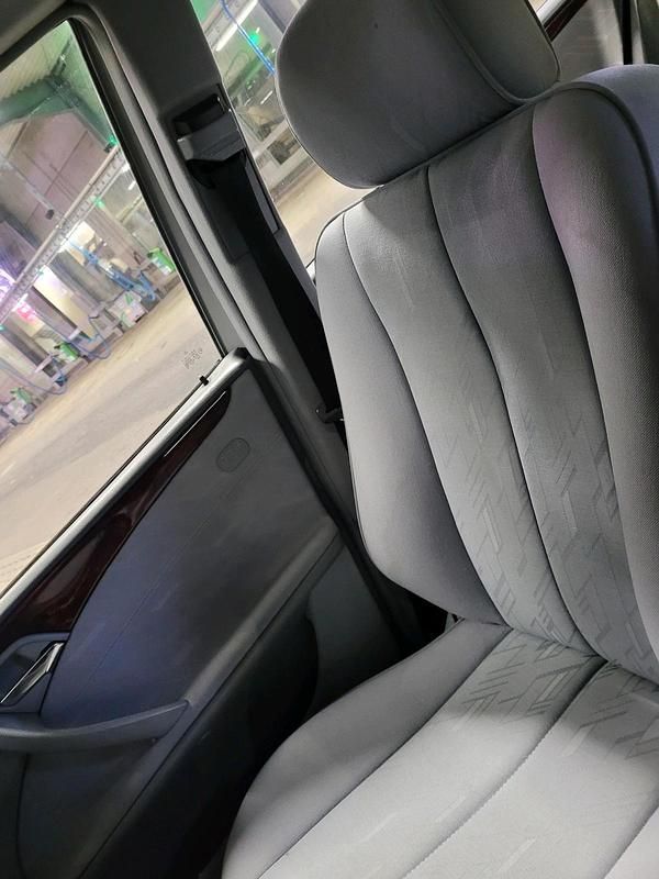 Gebraucht Mercedes E200 116 PS (85 kW) 2000 Grau Limousine
