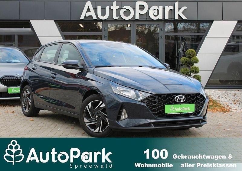 Grau Gebraucht 2021 Hyundai i20 Select Limousine | 12.750 € (Guter Preis) - Bild 1/3