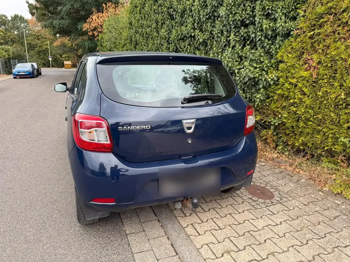 Gebraucht Dacia Sandero 75 PS (55 kW) 2013 Blau Limousine
