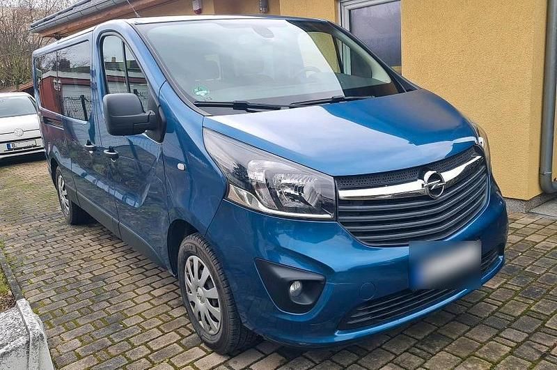 Gebraucht Opel Vivaro 121 PS (88 kW) 2019 Blau Van / Kleinbus
