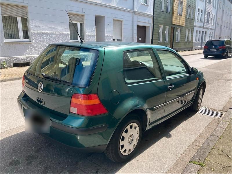 Gebraucht VW Golf III 75 PS (55 kW) 1999 Grün Limousine