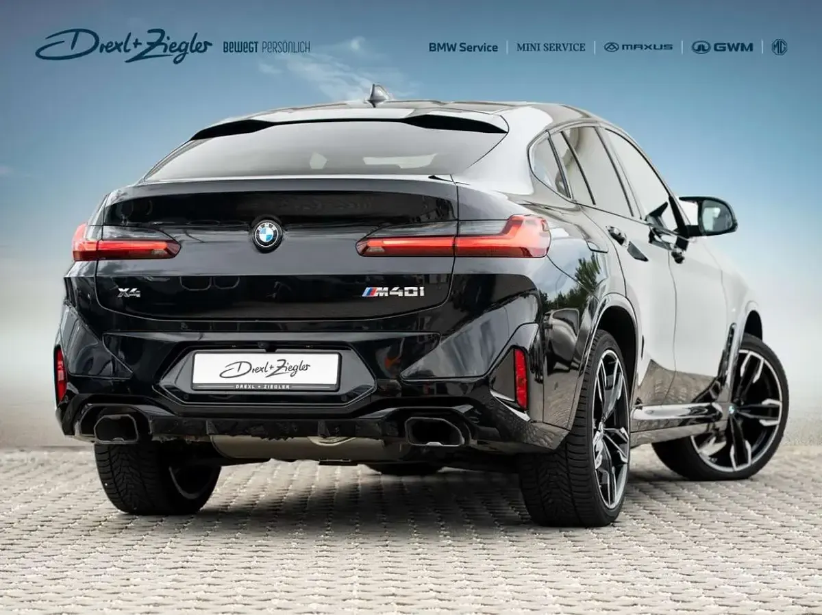 Gebraucht BMW X4 M 360 PS (264 kW) 2025 Saphirschwarzmetallic SUV