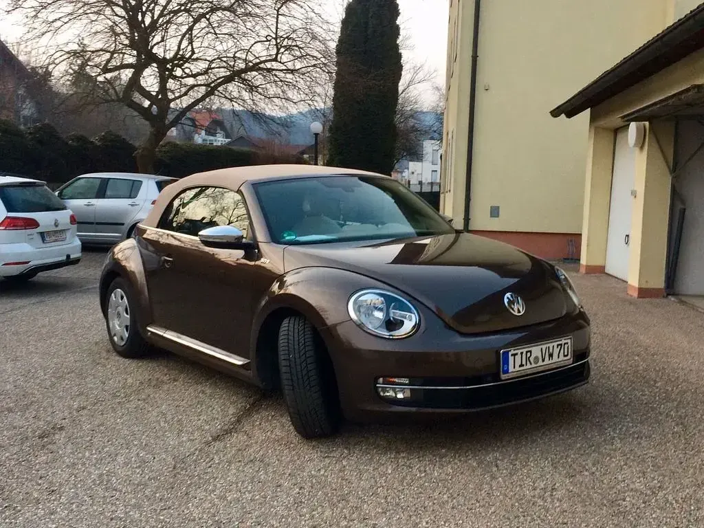 Używany VW Beetle S 105 KM (77 kW) 2013 Brązowy Hatchback