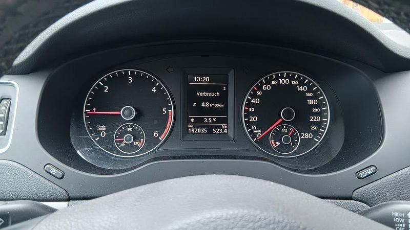 Gebraucht VW Jetta Comfortline 105 PS (77 kW) 2012 Grau Limousine