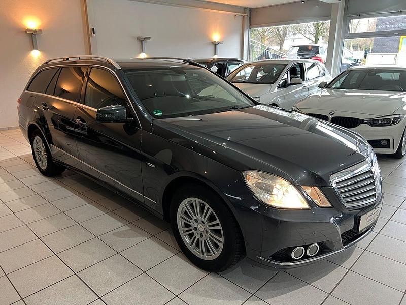 Gebraucht Mercedes E220 170 PS (125 kW) 2010 Grau Kombi
