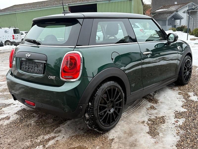 Gebraucht Mini ONE 102 PS (75 kW) 2017 Grün Kleinwagen