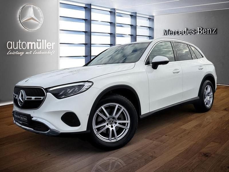 Weiß Gebraucht 2024 Mercedes GLC200 Avantgarde SUV | 48.760 € (Guter Preis) - Bild 1/3