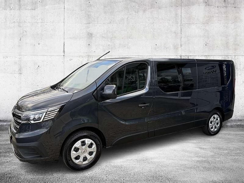 Grau Gebraucht 2024 Renault Trafic Life Van | 34.880 € (Guter Preis) - Bild 1/2
