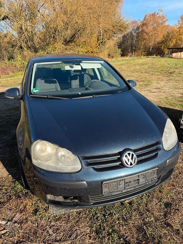 Blau Gebraucht 2004 VW Golf V Limousine | 630 € (Superpreis) - Bild 1/4