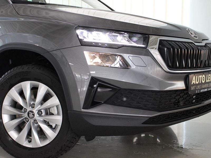 Neu Skoda Karoq Selection 150 PS (110 kW) 2026 Grau SUV