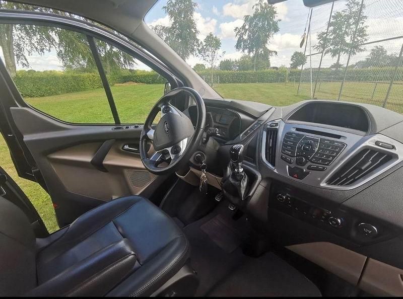 Gebraucht Ford Tourneo 155 PS (114 kW) 2016 Grau Van / Kleinbus