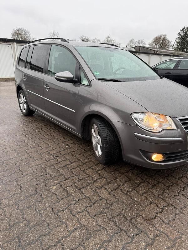 Gebraucht VW Touran 140 PS (102 kW) 2010 Grau Van / Kleinbus