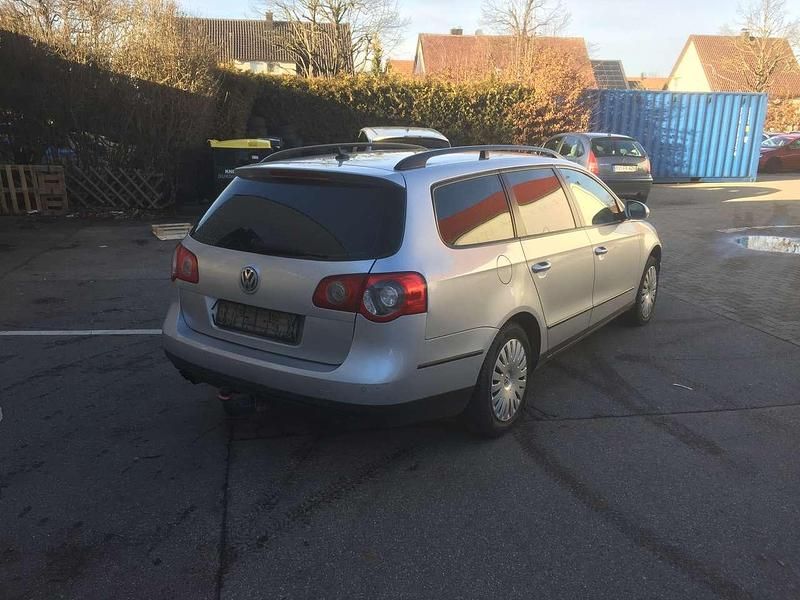 Gebraucht VW Passat 140 PS (102 kW) 2008 Silber Kombi