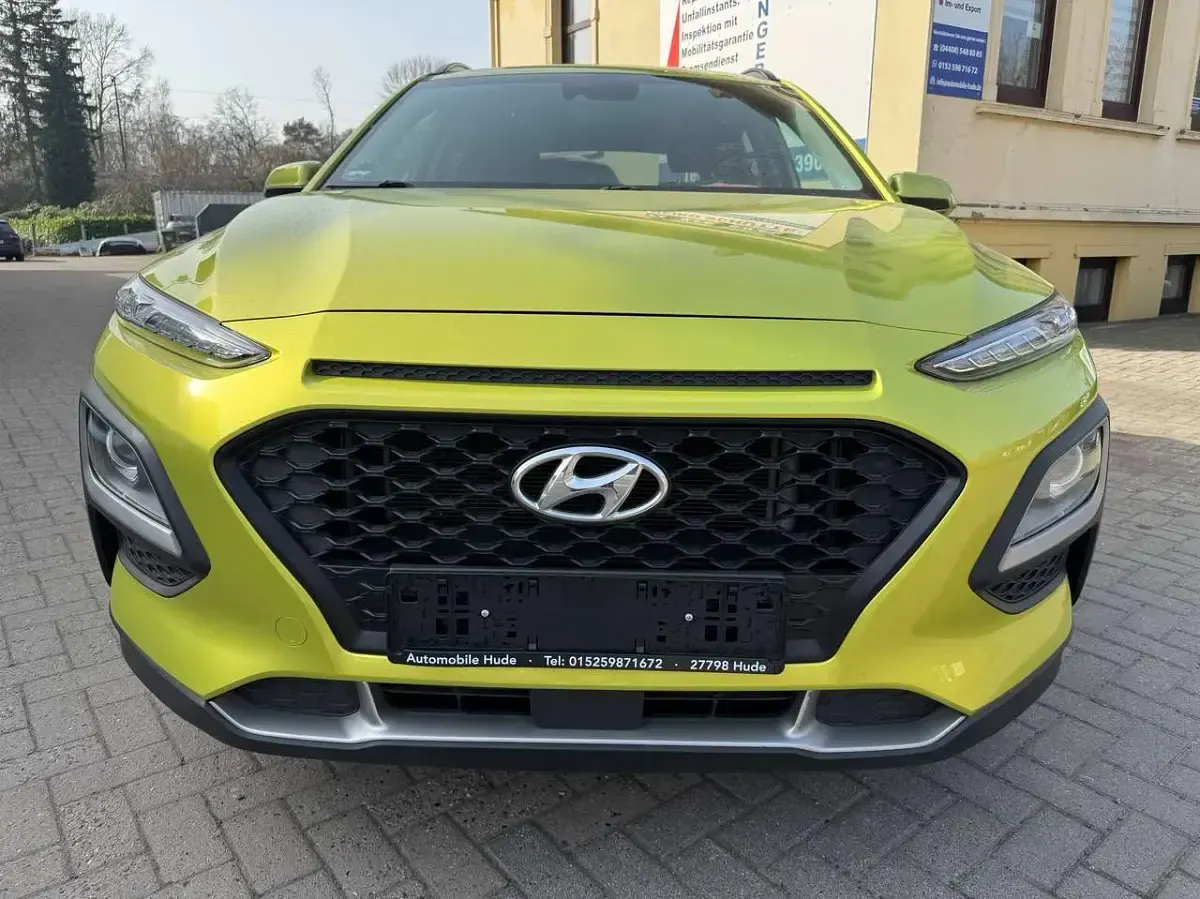 Gebraucht Hyundai Kona Advantage 120 PS (88 kW) 2020 Acid yellow SUV