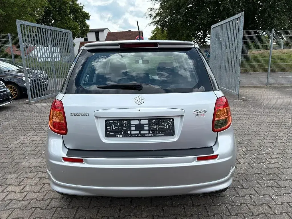 Gebraucht Suzuki SX4 City 120 PS (88 kW) 2011 Silber Limousine