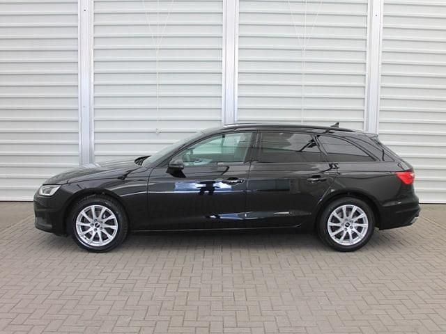 Gebraucht Audi A4 150 PS (110 kW) 2023 Mythosschwarz metallic Kombi