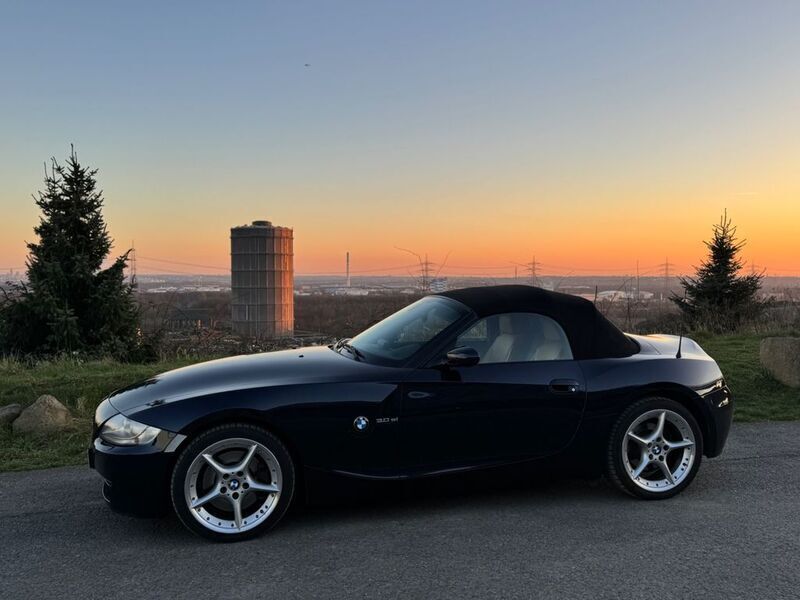 Blau Gebraucht 2006 BMW Z4 Cabrio | 20.950 € (Etwas zu teuer) - Bild 1/4