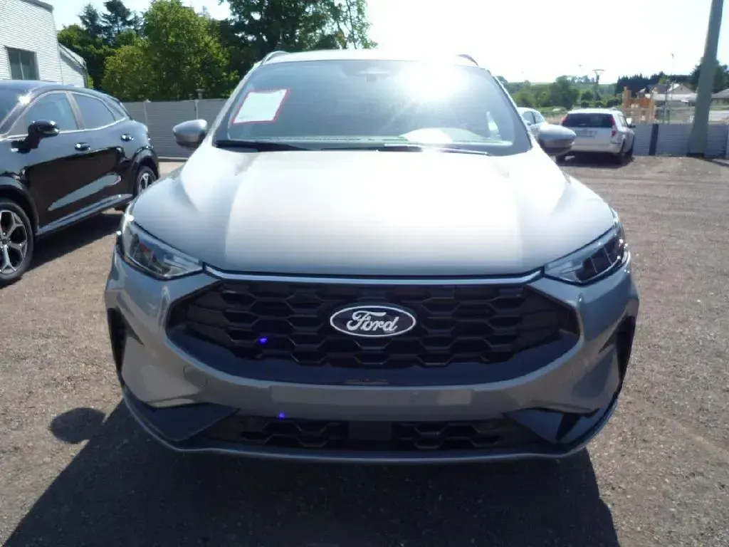 Neu Ford Kuga ST-Line 186 PS (136 kW) 2026 Solarsilber SUV
