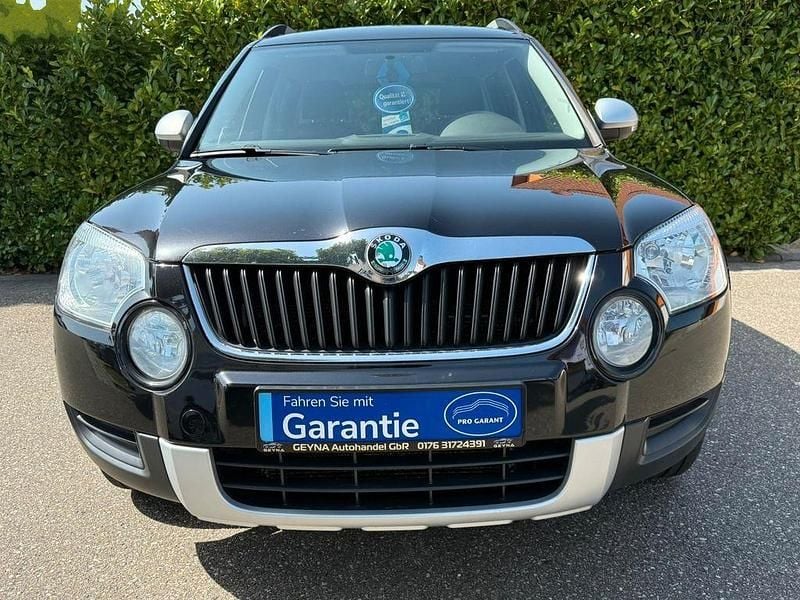 Schwarz Gebraucht 2011 Skoda Yeti Plus Edition SUV | 7.499 € (Etwas zu teuer) - Bild 1/3