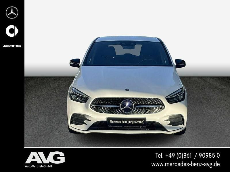 Gebraucht Mercedes B200 AMG 163 PS (119 kW) 2022 Weiß Van / Kleinbus