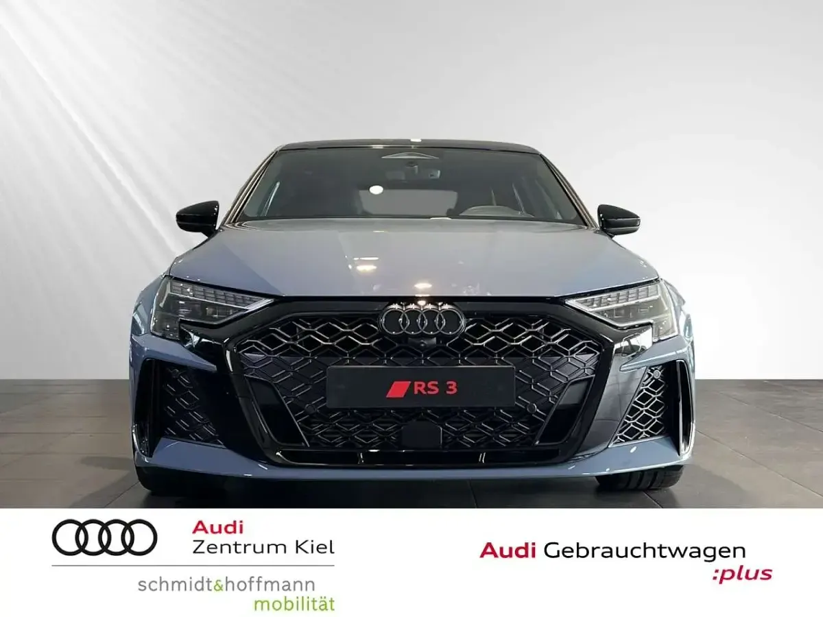 Neu Audi RS3 Sport 400 PS (294 kW) 2026 Kemoragrau Limousine