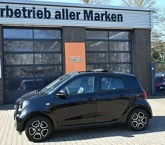 Używany Smart ForFour Prime 71 KM (52 kW) 2016 Czarny Hatchback