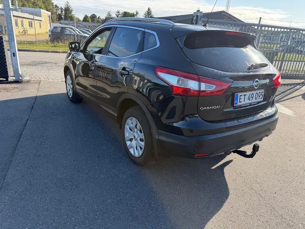 Gebraucht Nissan Qashqai Tekna 131 PS (96 kW) 2017 Schwarz SUV