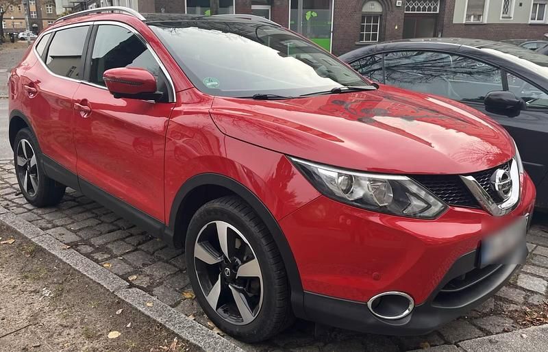 Rot Gebraucht 2016 Nissan Qashqai 360º SUV | 13.000 € (Guter Preis) - Bild 1/4