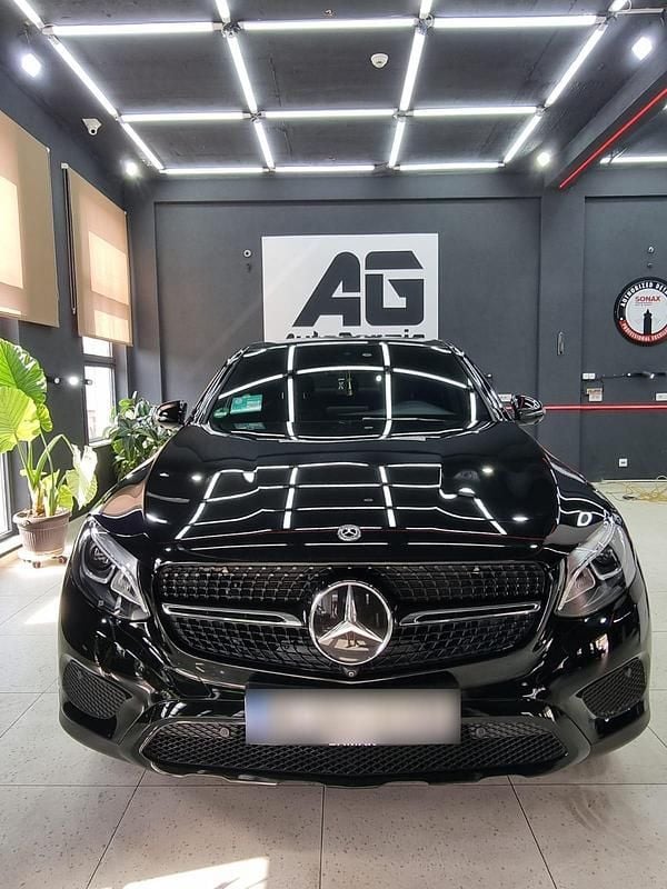 Gebraucht Mercedes GLC350 AMG line 258 PS (189 kW) 2019 Schwarz Coupé