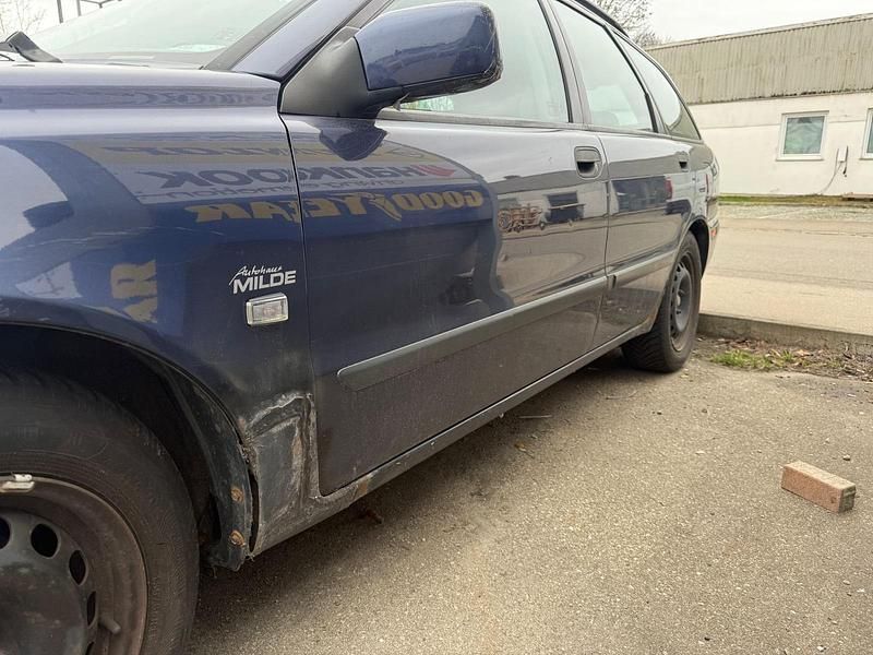 Gebraucht Volvo V40 113 PS (83 kW) 2001 Kombi