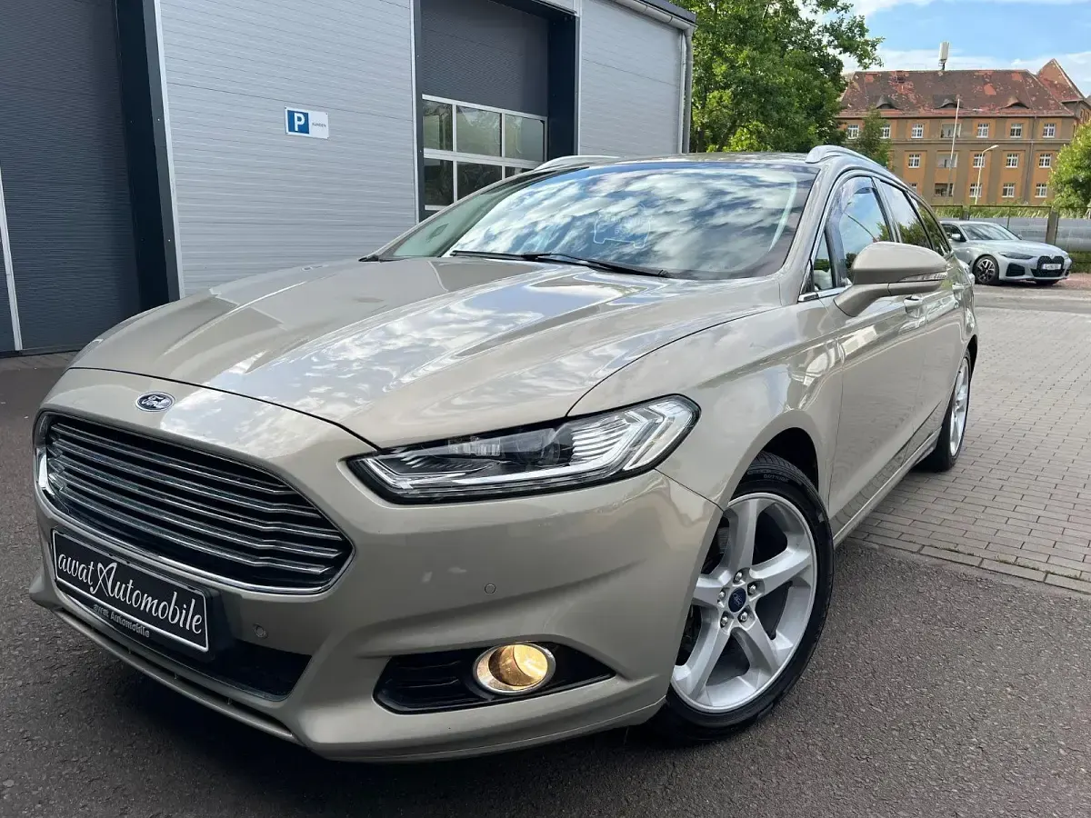 Gebraucht Ford Mondeo Titanium 203 PS (149 kW) 2015 Silber Kombi