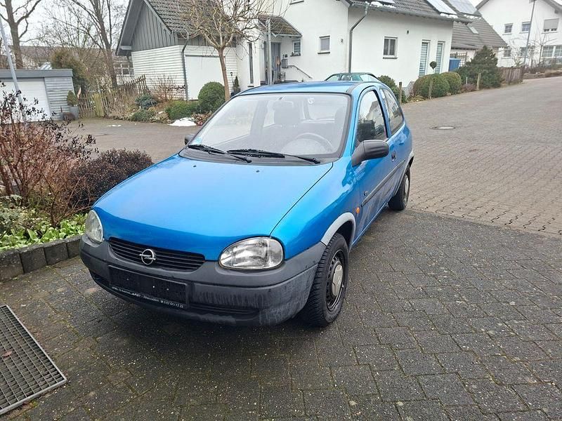 Blau Gebraucht 1999 Opel Corsa Limousine | 1.950 € (Fairer Preis) - Bild 1/4