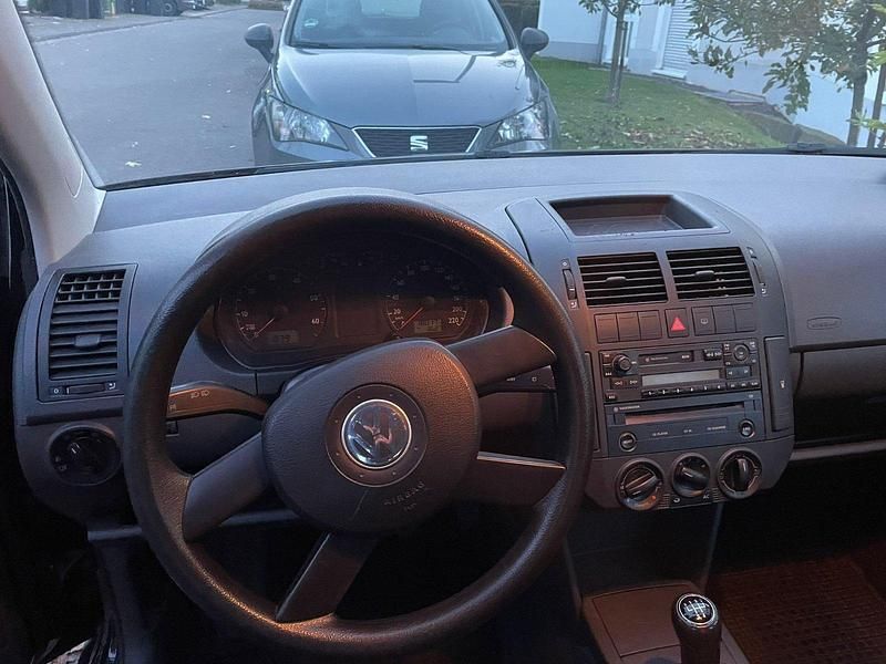 Schwarz Gebraucht 2005 VW Polo Kleinwagen | 400 € (Superpreis) - Bild 1/4