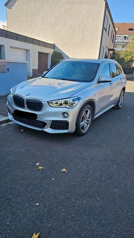 Silber Gebraucht 2018 BMW X1 xLine SUV | 18.000 € (Superpreis) - Bild 1/4