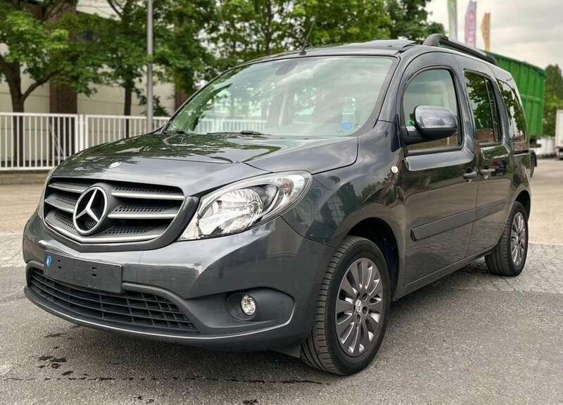 Tenoritgrau metallic Gebraucht 2017 Mercedes Citan 112 Edition Kombi | 13.900 € (Fairer Preis) - Bild 1/4