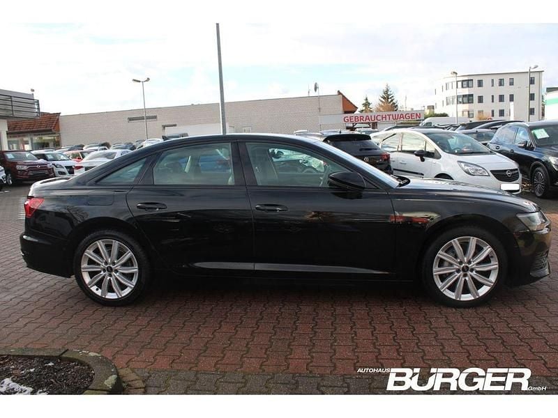 Gebraucht Audi A6 Ambiente 163 PS (119 kW) 2022 Schwarz Limousine