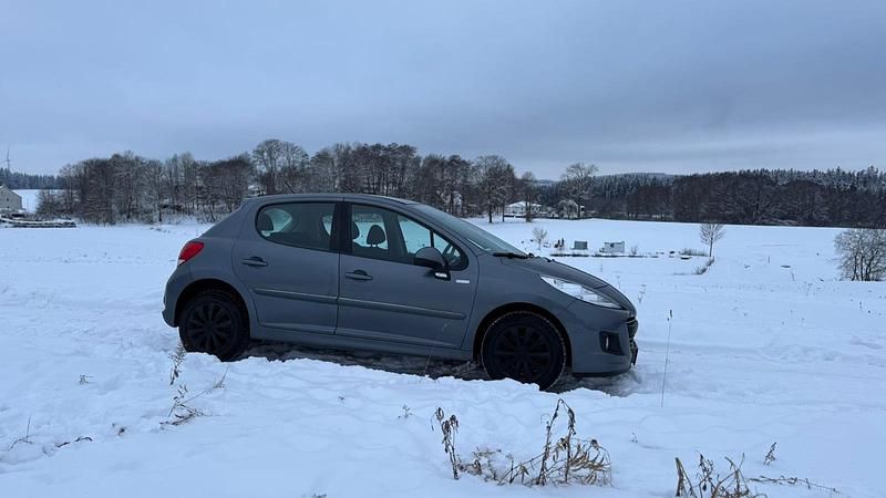 Gebraucht Peugeot 207 Filou 74 PS (54 kW) 2010 Grau Kleinwagen