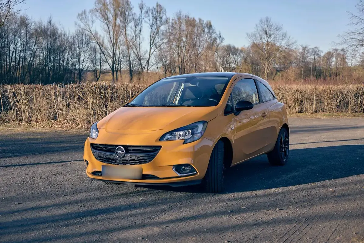 Gebraucht Opel Corsa Color Edition 101 PS (74 kW) 2018 Gelb Kleinwagen