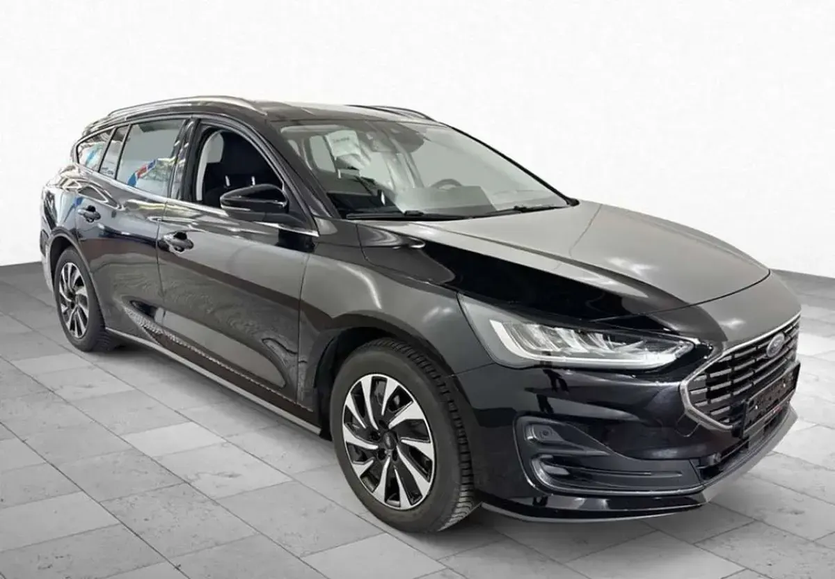 Gebraucht Ford Focus Titanium 125 PS (91 kW) 2025 Agate black metallic Kombi