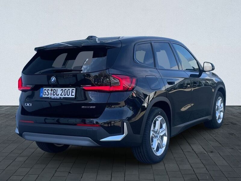 Gebraucht BMW iX1 150 kW (204 PS) 2025 Schwarz SUV