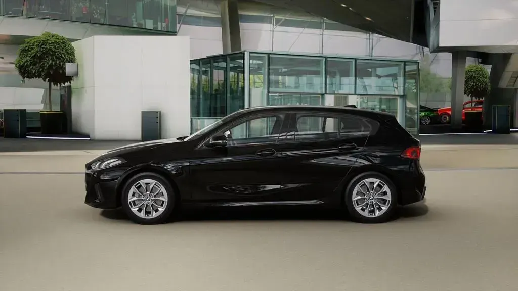 Neu BMW 118 170 PS (125 kW) 2026 Schwarz Kleinwagen