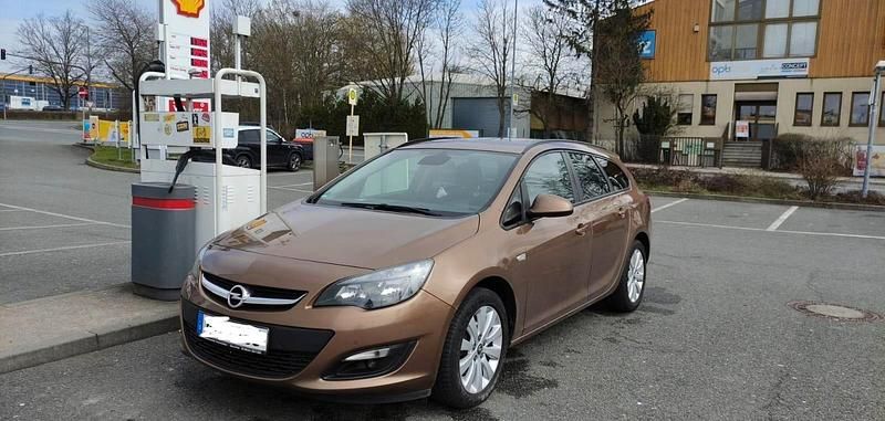 Gebraucht Opel Astra 136 PS (100 kW) 2014 Limousine