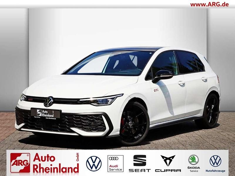 Pure white Neu 2025 VW Golf VIII Comfortline Limousine | 49.990 € (Teuer) - Bild 1/4