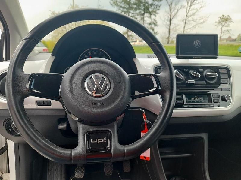Second-hand VW up! 75 CP (55 kW) 2012 Hatchback