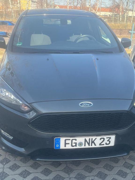 Gebraucht Ford Focus ST-Line 150 PS (110 kW) 2016 Grau Limousine