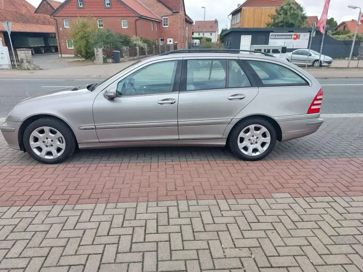 Gebraucht Mercedes C180 143 PS (105 kW) 2006 Grau Kombi