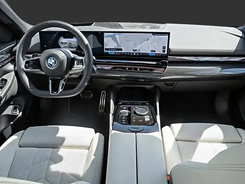 Gebraucht BMW i5 M Sport 250 kW (340 PS) 2025 Schwarz Kombi