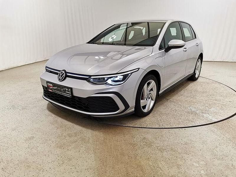 Gebraucht VW Golf VII GTE 204 PS (150 kW) 2021 Reflexsilber metallic Kleinwagen