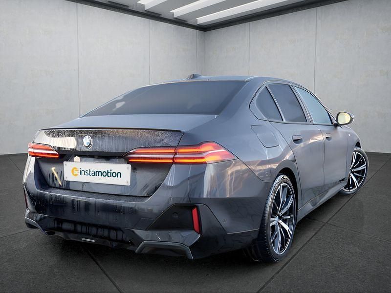 Gebraucht BMW 520 197 PS (144 kW) 2024 Schwarz Limousine